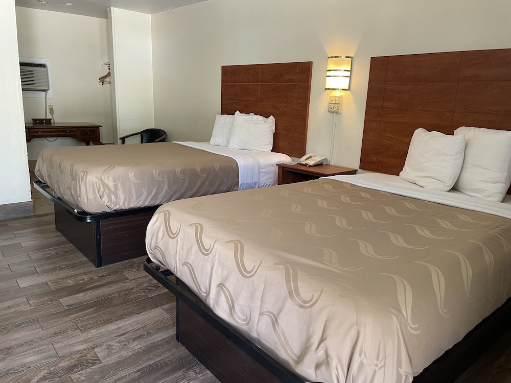 EverGreen Inn & RV - photo 17