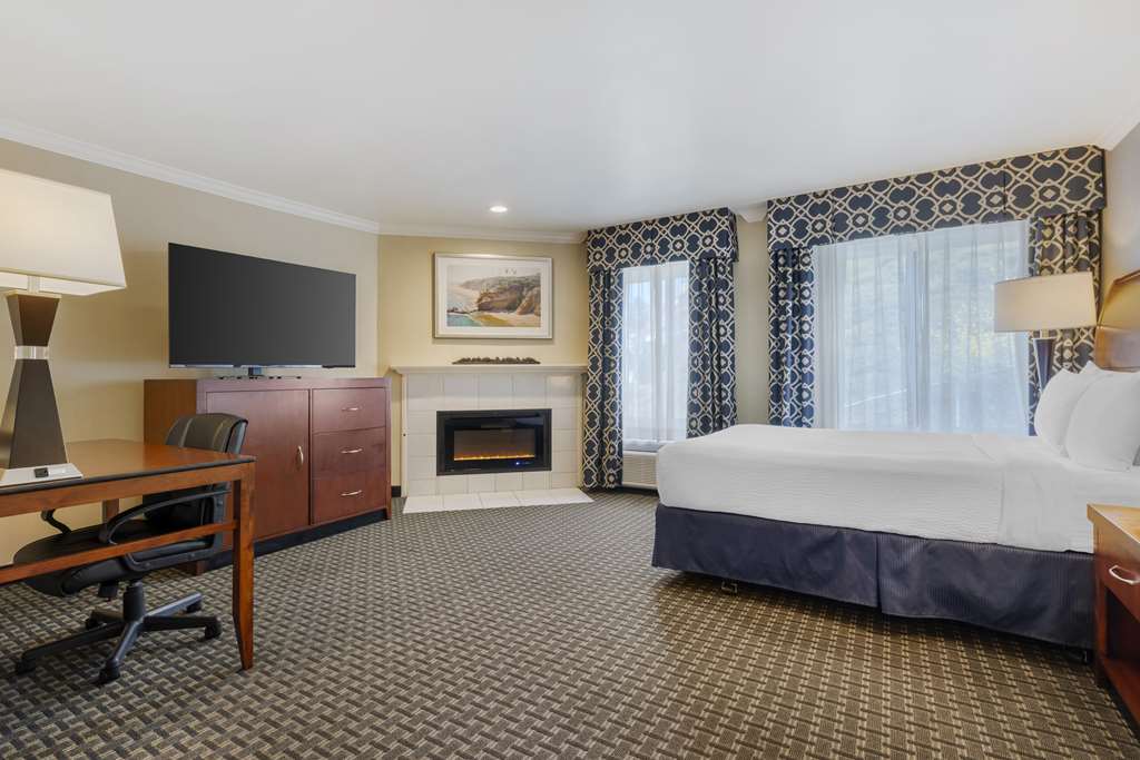 Best Western Plus Marina Shores Hotel - photo 38