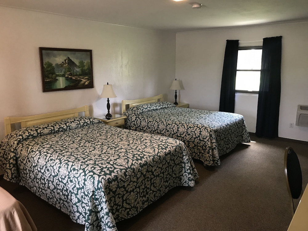 The Evergreen Inn Motel and RV Park - photo 4