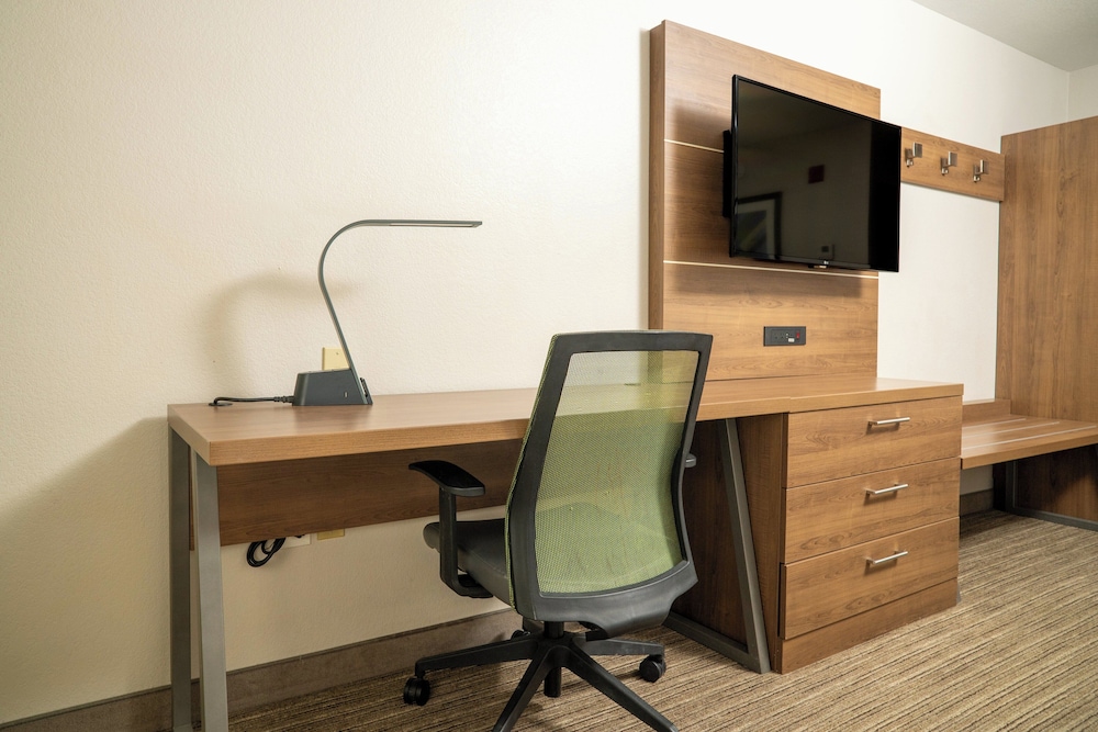 Holiday Inn Express Hotel & Suites Hesperia by IHG - photo 15