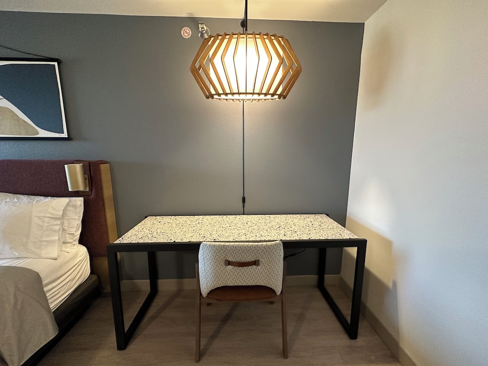 Atwell Suites Austin Airport by IHG - photo 35