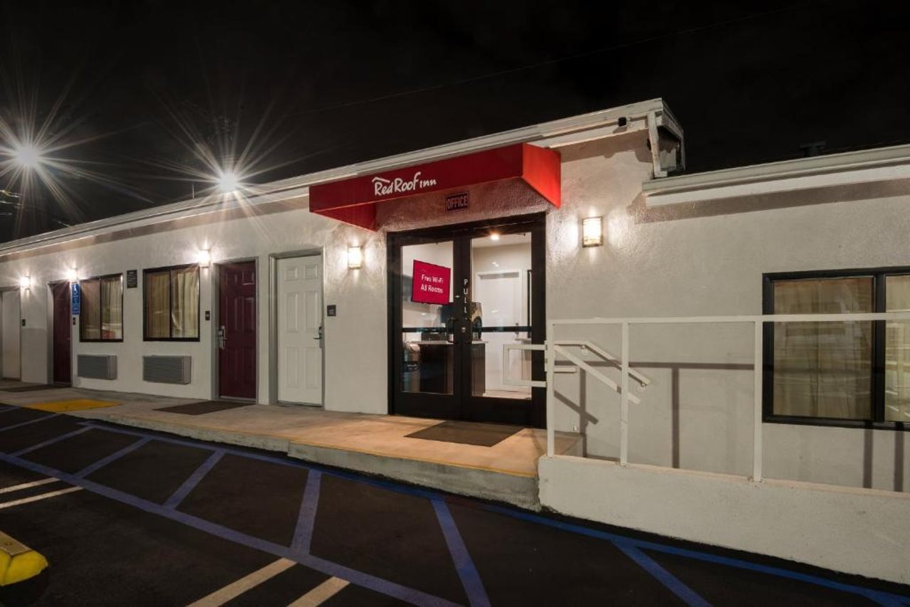 Red Roof Inn Carson Wilmington CA - photo 5
