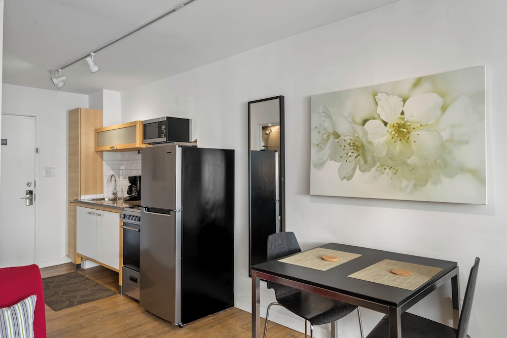 Studios On 25th by BCA Furnished Apts - photo 23