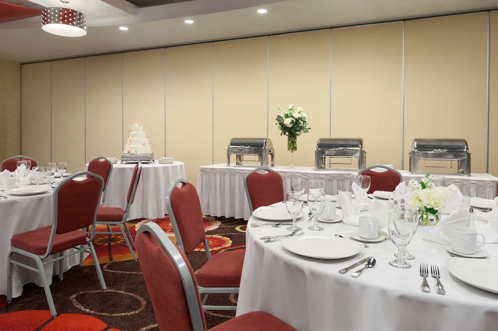 Embassy Suites by Hilton Jackson North Ridgeland - photo 38