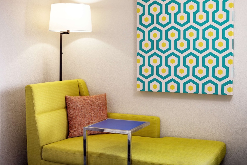 Hampton Inn & Suites Parker - photo 7