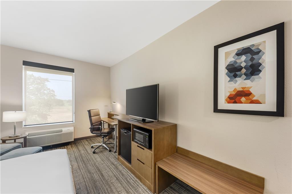 Best Western Green Oaks Inn & Suites - photo 33