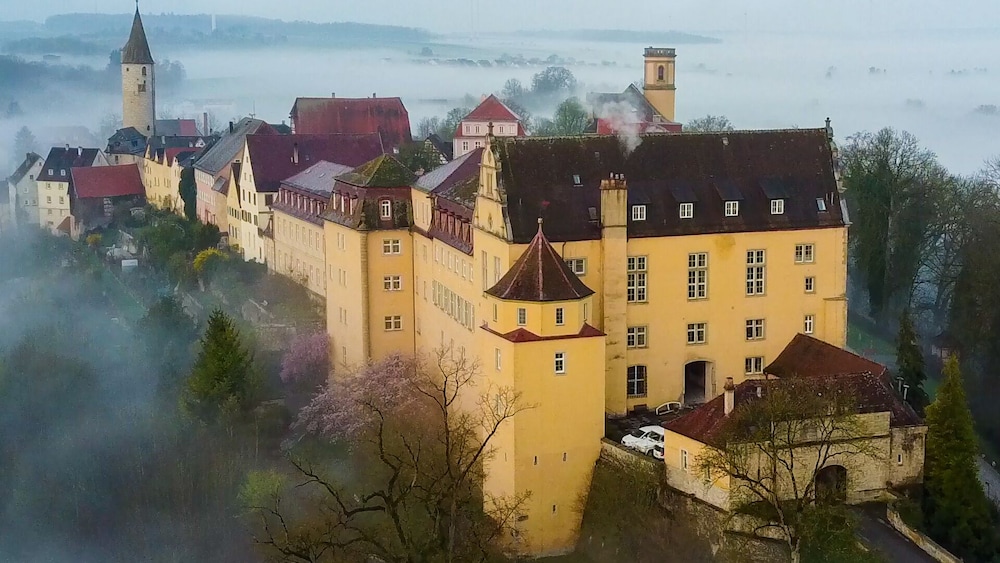 Schlosshotel Kirchberg — hotel in Kirchberg An Der Jagst