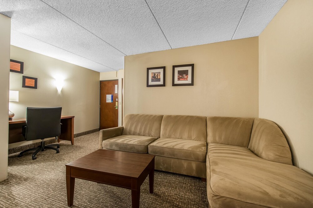 Comfort Inn & Suites Denver Northfield - photo 20
