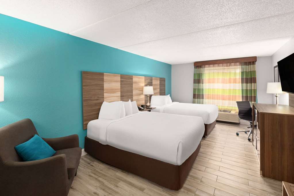 La Quinta Inn & Suites by Wyndham Sevierville Kodak - photo 22