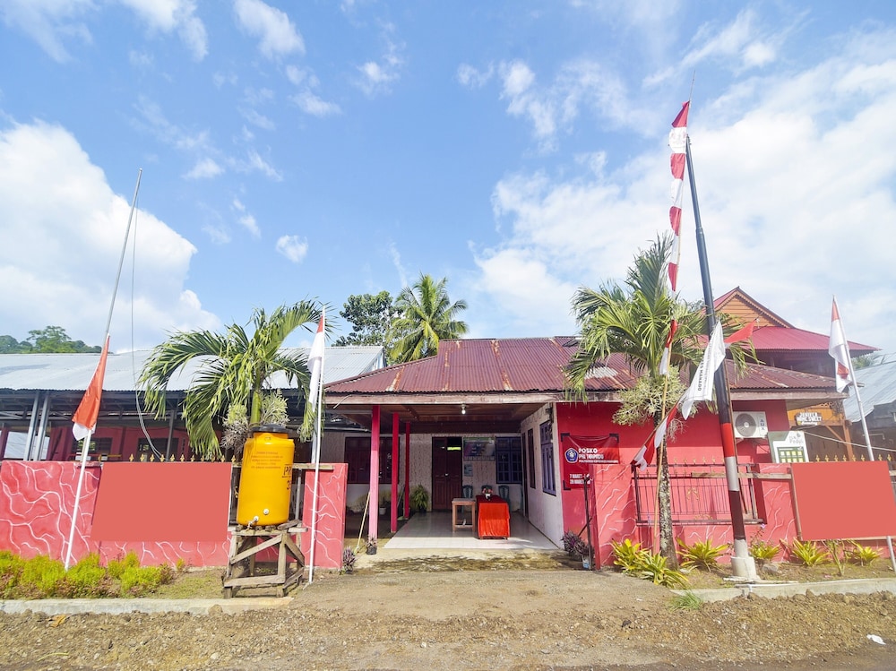 Hotel O Pulisan Ekowisata Homestay Near Wisata Pantai Desa Pulisan in Manado, Indonesia