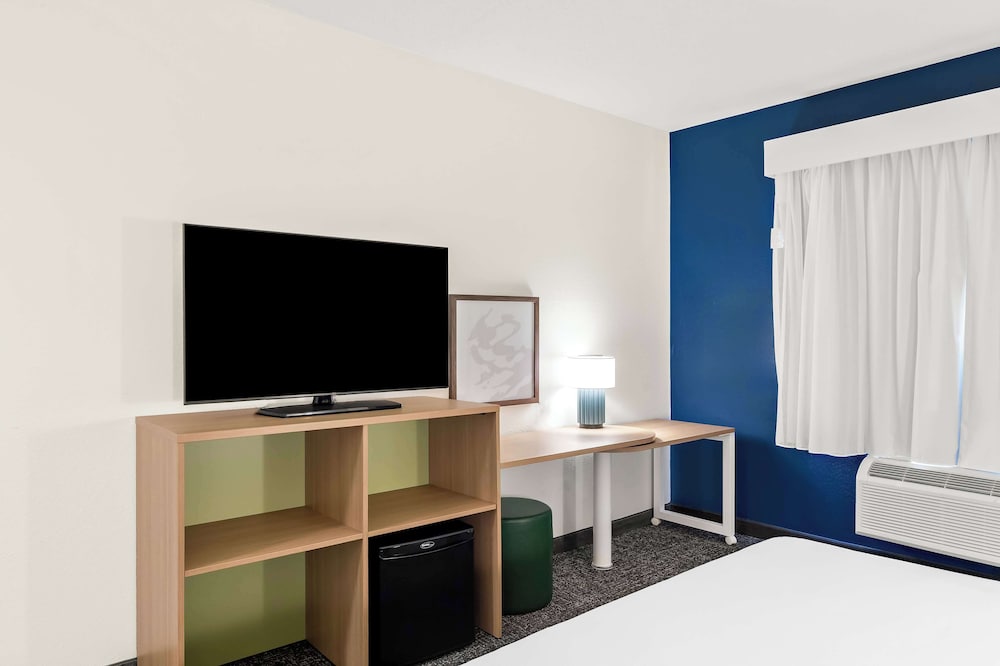 Spark by Hilton Springfield Southwest - photo 24