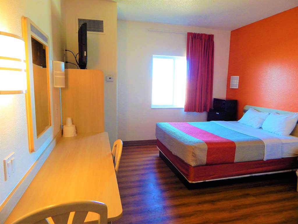 Baymont Inn & Suites Sheridan - photo 11