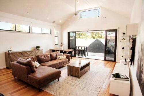 Loft On Bridge - carbon neutral hotel in Benalla