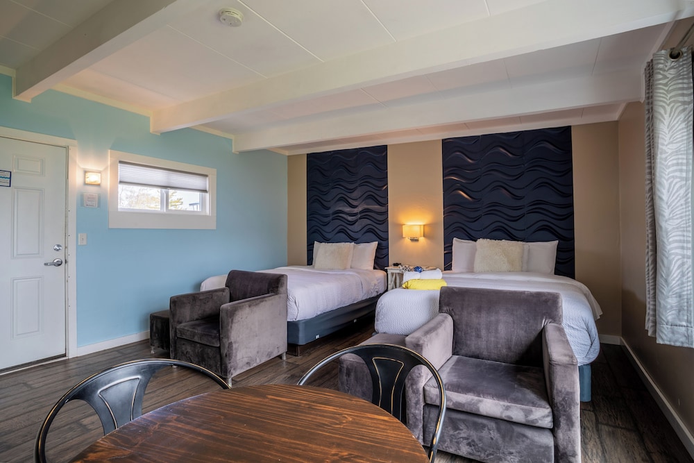 Beachfront Inn - photo 19