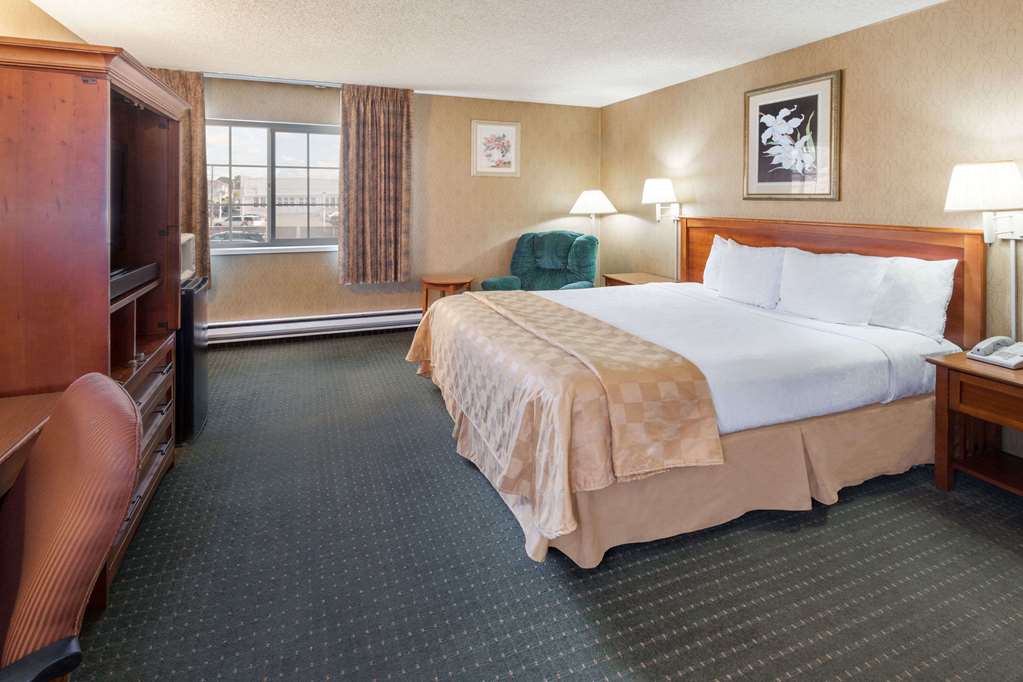 Days Inn by Wyndham Eureka CA - photo 9