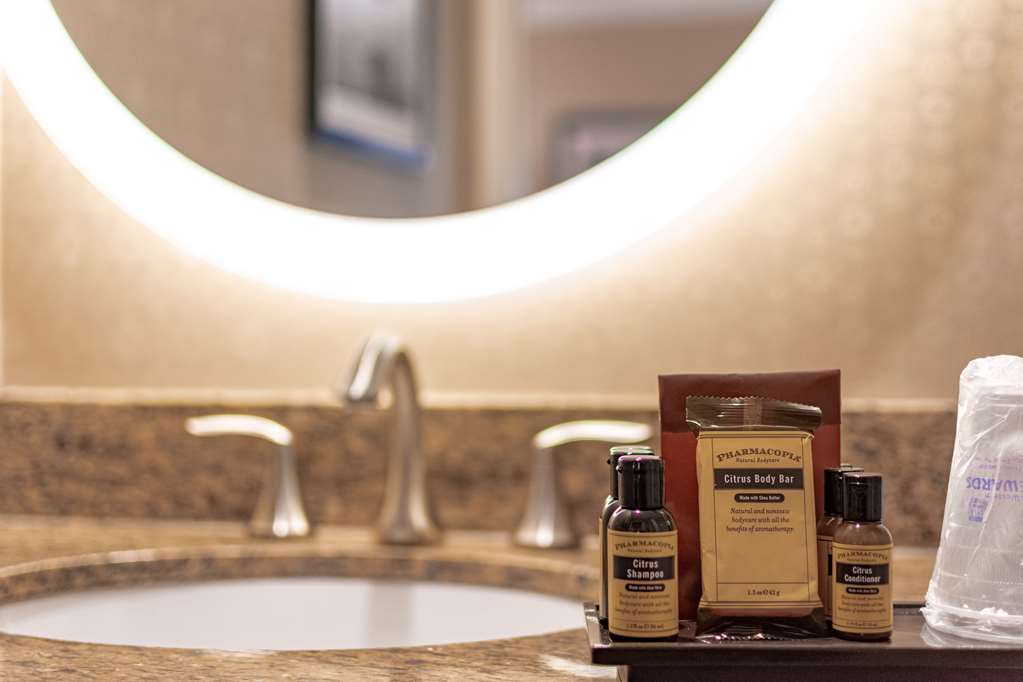 Best Western Plus Suites Hotel Coronado Island - photo 24