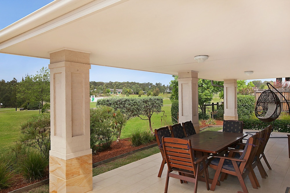 Peppertree at the Vintage — 4-Star Luxury Hotel in Pokolbin, Australia
