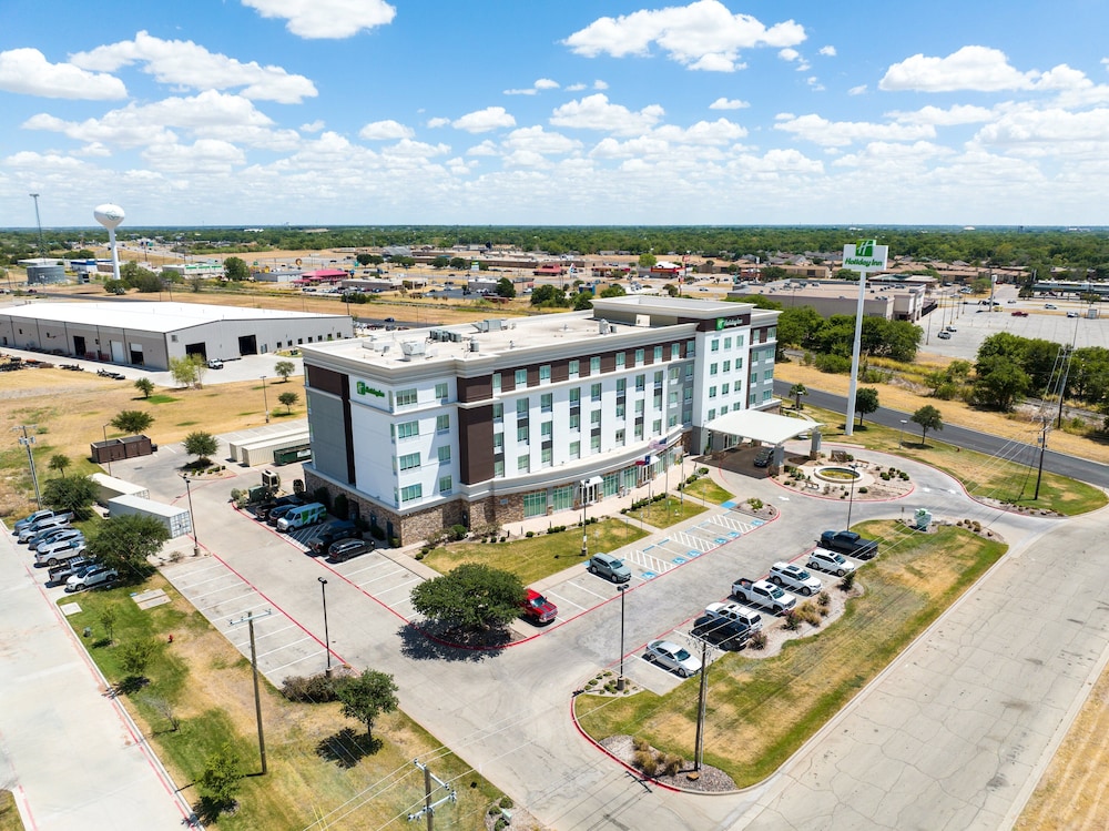 Holiday Inn Hotel Suites Waco Northwest By Ihg — Waco