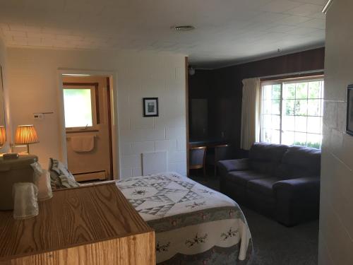 Belaire Motel - photo 9