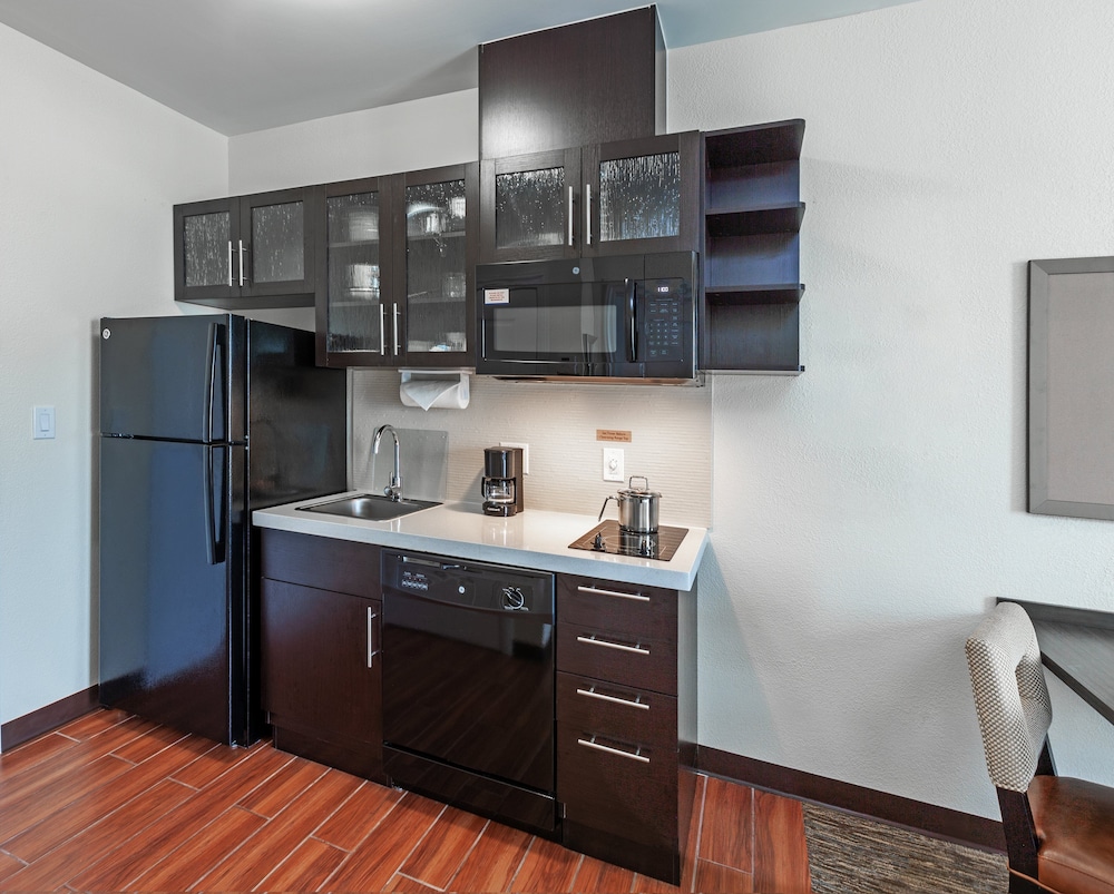 Candlewood Suites Houston North I45 by IHG - photo 11