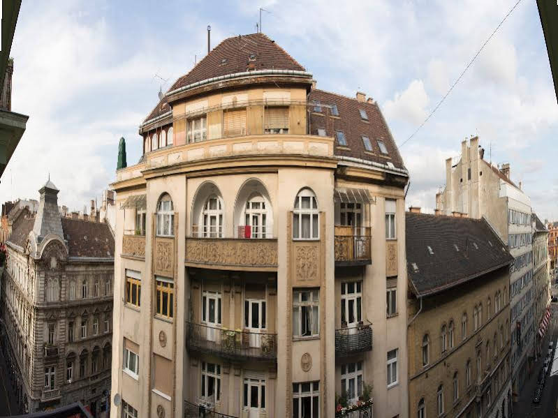 Osiris Budapest Apartments — 5-Star Luxury Hotel in Budapest, Hungary