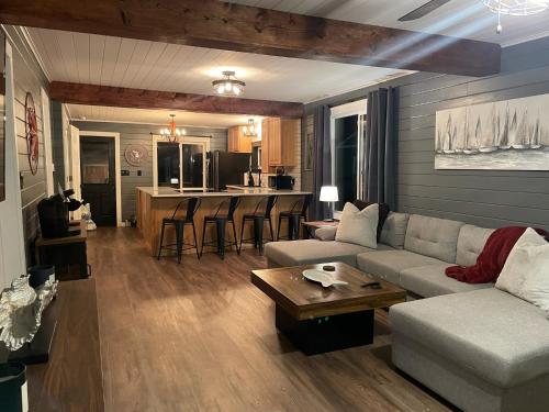 Riverside Retreat — hotel in Benton Harbor