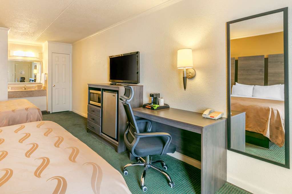 Red Roof Inn Manchester - photo 13