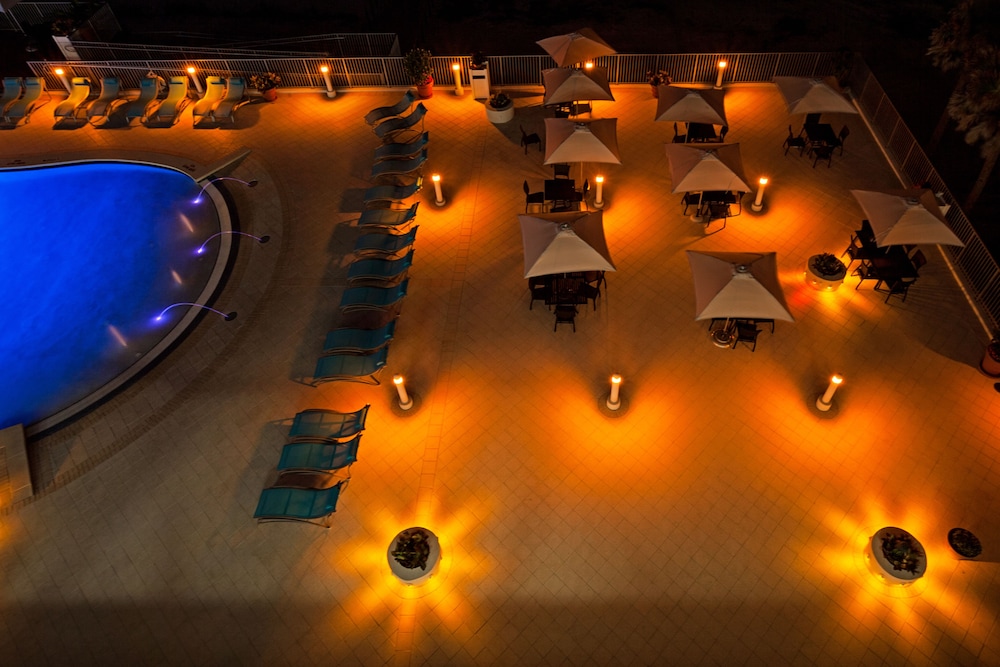 Holiday Inn Express & Suites Panama City Beach Beachfront by IHG - photo 39
