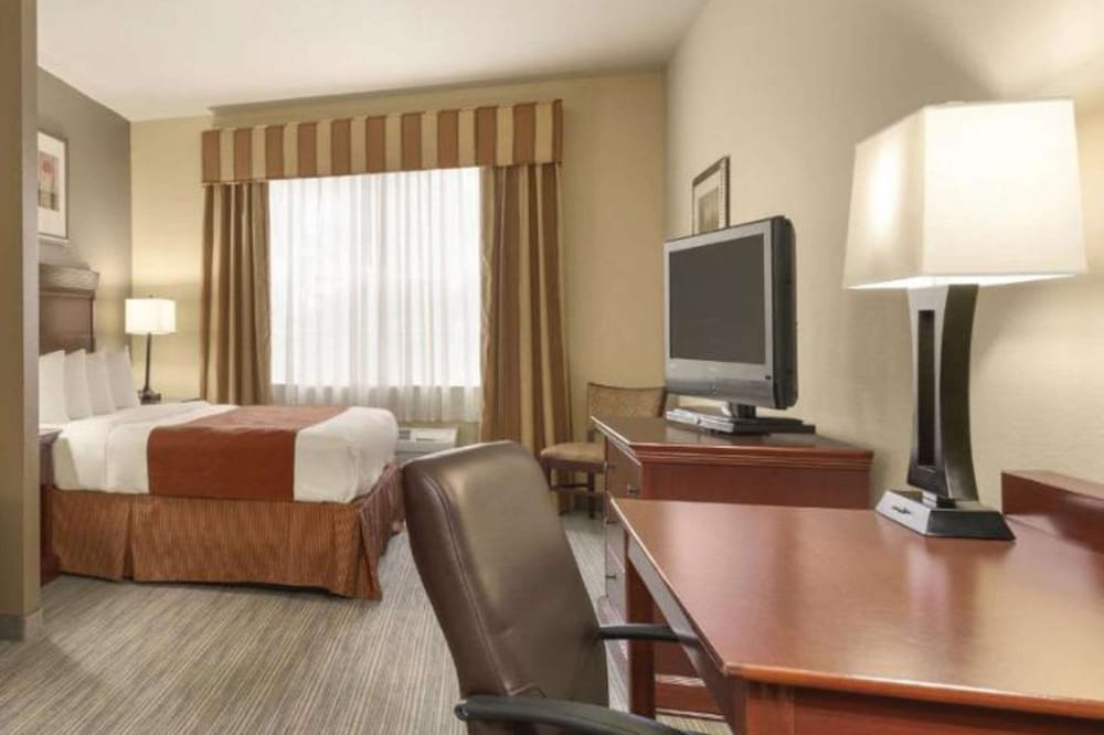 Seffner Inn and Suites - photo 50