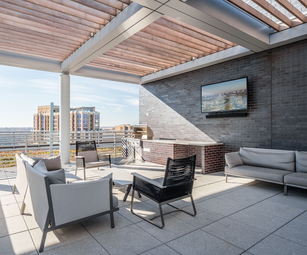 Global Luxury Suites Crystal City - photo 146