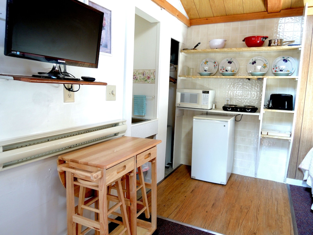 Shorelands Guest Resort and Cottages - photo 24