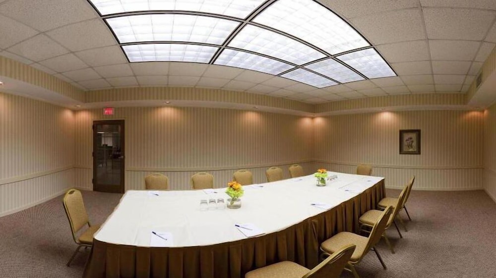Holiday Inn Express Little Rock Airport by IHG - photo 26