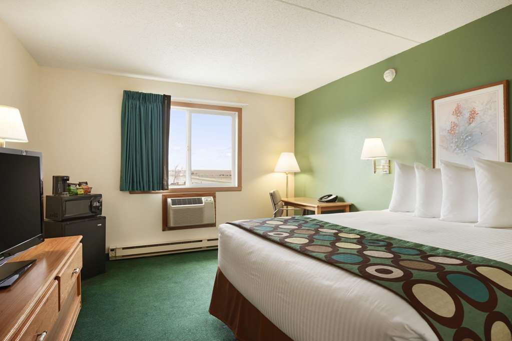 Super 8 by Wyndham West Fargo Main Ave ND - photo 3