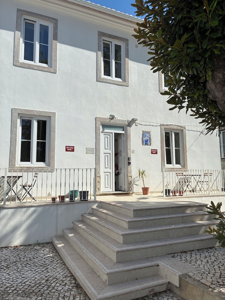 Sintra Flower Vintage Chalet