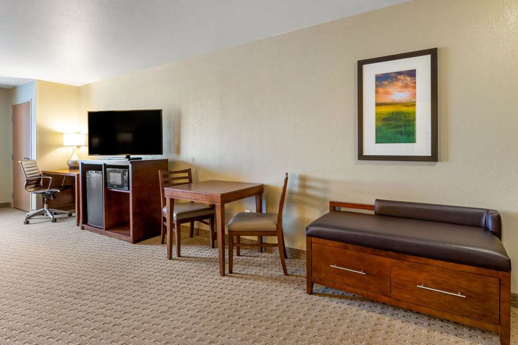 Comfort Suites Burlington - photo 21