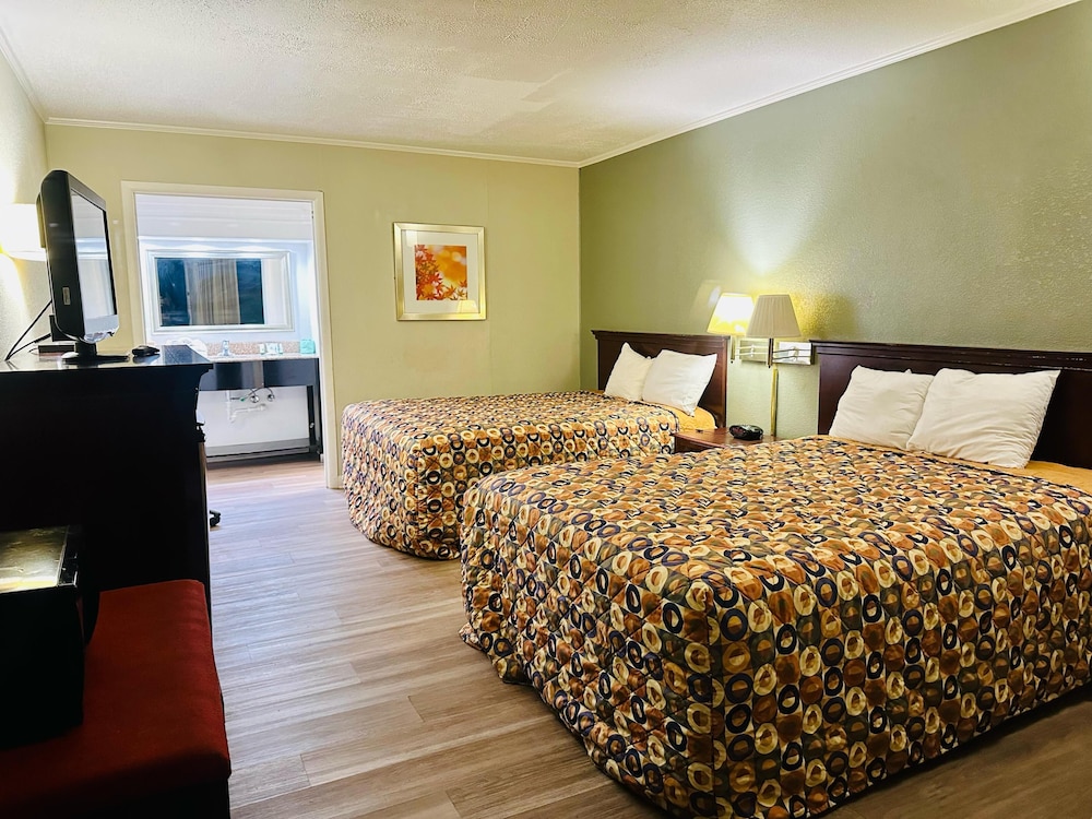 Astoria North Extended Stay - photo 12