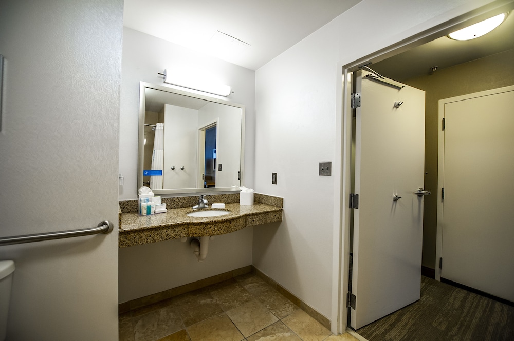Hampton Inn South Kingstown Newport Area - photo 15