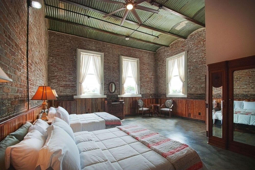 Inn at the Old Jail - photo 14