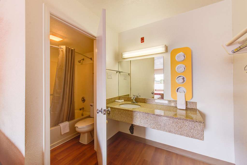 Motel 6 Norfolk VA - photo 21