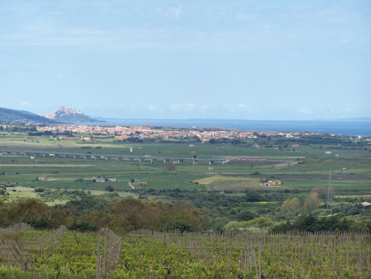 Villa Jolies — 4-Star Luxury Hotel in Viddalba, Italy