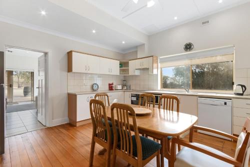 Lambert Estate Retreat — Angaston — photo 5