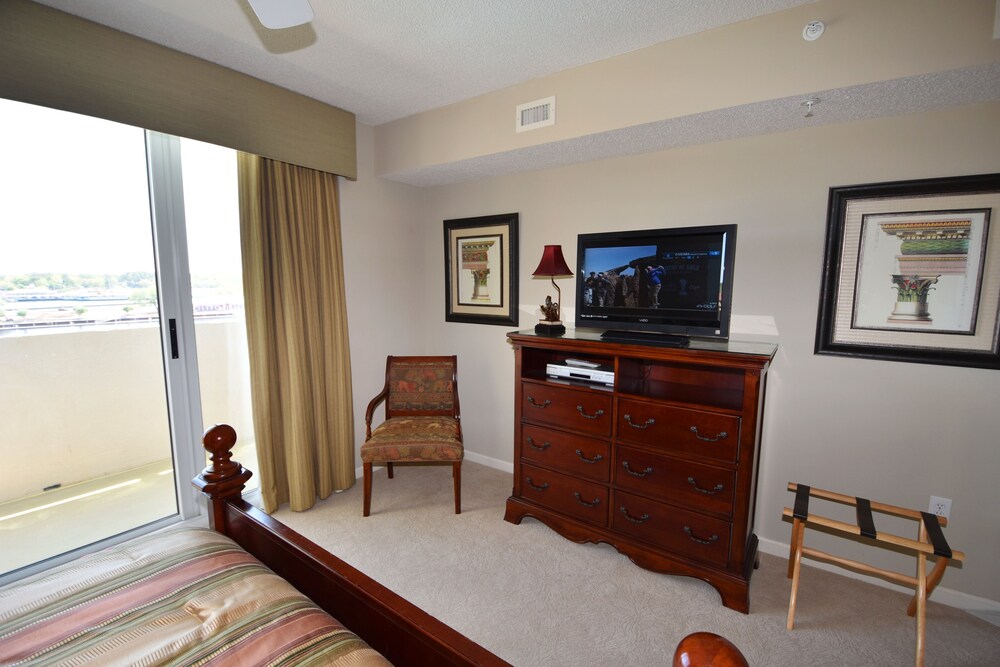 North Tower Apartment 606 - photo 7