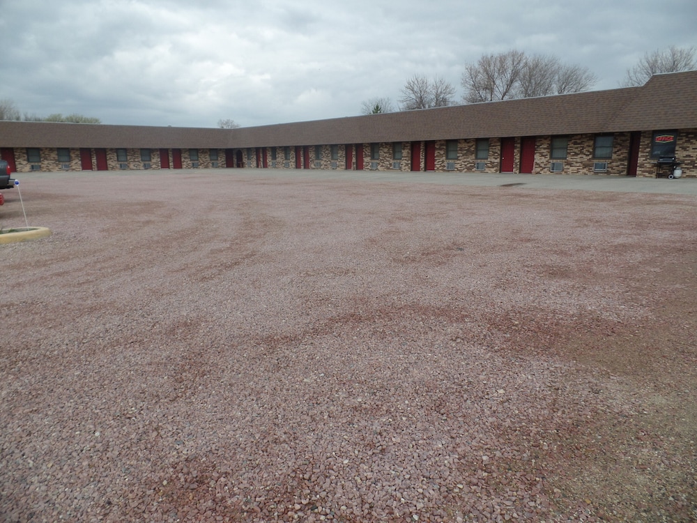 Dakota Country Inn & Suites - photo 30
