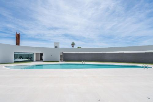 Lagos Luxury Poolside Apartment — 4-Star Luxury Hotel in Lagos, Portugal