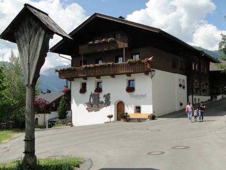 Winklerhof - carbon neutral hotel in Obertilliach