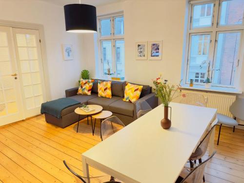 aday Classy 2 bedrooms apartment in the center of Aalborg — 4-Star Luxury Hotel in Aalborg, Denmark