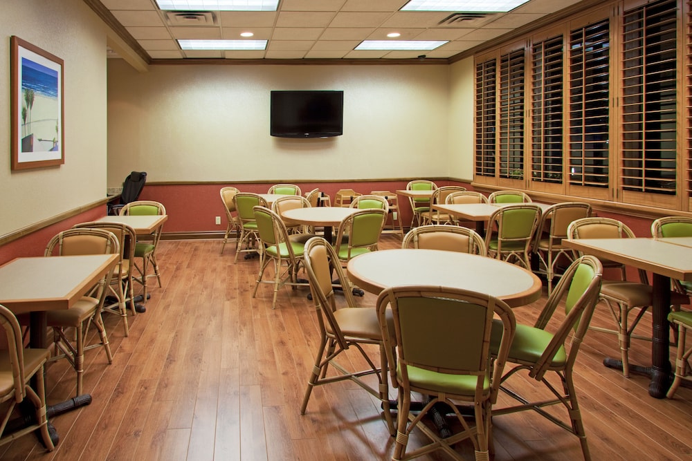 Holiday Inn Express North Palm Beach Oceanview by IHG - photo 71