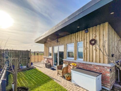 Orchard Chalet — 4-Star Luxury Hotel in Laurencekirk, United Kingdom