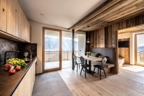 Oberfallerhof Apartment Aui — 4-Star Luxury Hotel in Barbiano, Italy