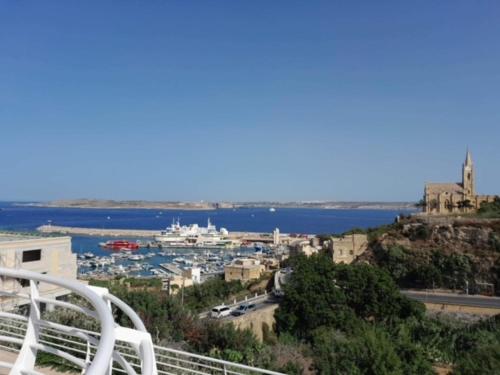 East Breeze Penthouse — 4-Star Luxury Hotel in Mgarr, Malta